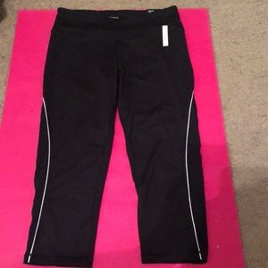 NWT Victoria Secret Sport Knockout Black Capri